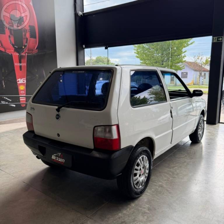 FIAT - UNO 1.0 MPI LE FIRE 8V FLEX 2P MANUAL - 2005/2006 - BRANCA - R$ 16.900,00