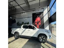 TOYOTA - HILUX 2.8 SRX 4X4 CD 16V DIESEL 4P AUTOMÁTICO - 2018/2019 - BRANCA - R$ 215.000,00