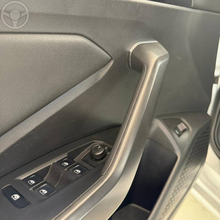 VOLKSWAGEN - JETTA 1.4 R-LINE 250 16V TSI FLEX 4P AUTOMÁTICO - 2020/2020 - PRATA - R$ 125.900,00