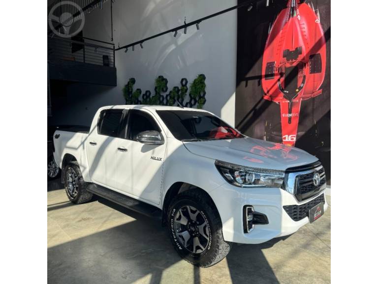 TOYOTA - HILUX 2.8 SRX 4X4 CD 16V DIESEL 4P AUTOMÁTICO - 2018/2019 - BRANCA - R$ 215.000,00