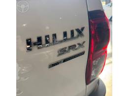 TOYOTA - HILUX 2.8 SRX 4X4 CD 16V DIESEL 4P AUTOMÁTICO - 2018/2019 - BRANCA - R$ 215.000,00