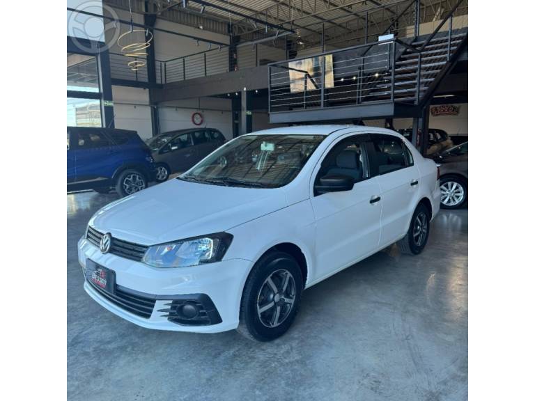 VOLKSWAGEN - VOYAGE 1.0 12V MPI TOTALFLEX TRENDLINE 4P MANUAL - 2017/2017 - BRANCA - R$ 49.900,00