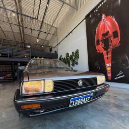 VOLKSWAGEN - SANTANA 2.0 GLS 8V 2P MANUAL - 1988/1989 - MARROM - R$ 45.900,00