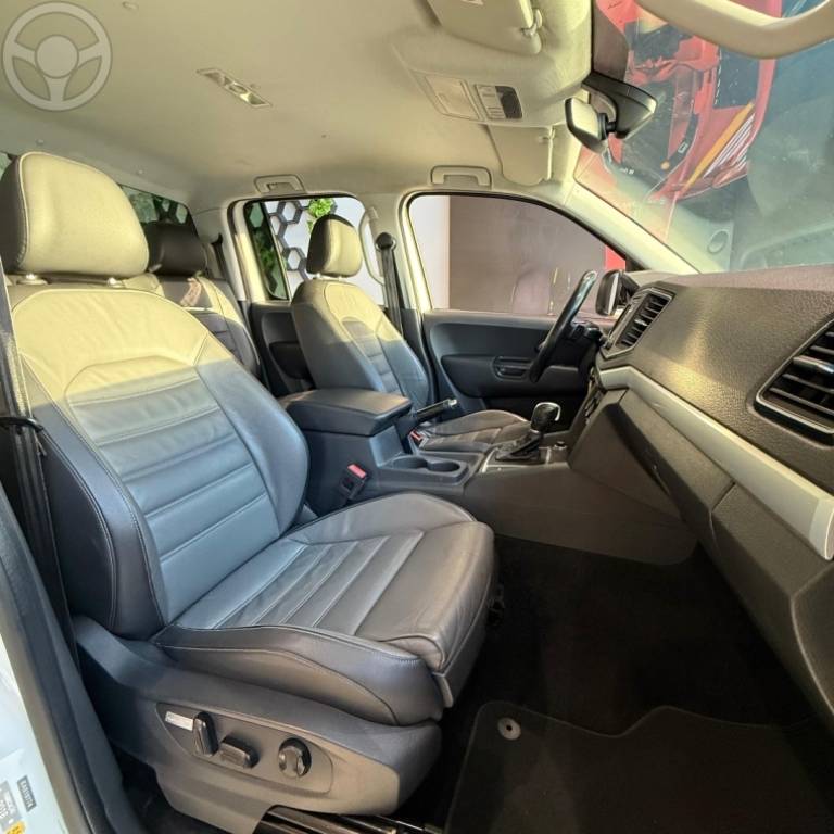 VOLKSWAGEN - AMAROK 3.0 V6 TDI HIGHLINE CD DIESEL 4MOTION AUTOMÁTICO - 2018/2019 - BRANCA - R$ 160.900,00