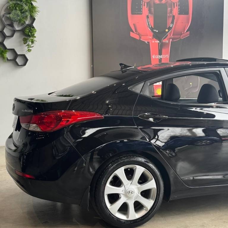 HYUNDAI - ELANTRA 1.8 GLS 16V 4P AUTOMÁTICO - 2012/2013 - PRETA - R$ 69.900,00