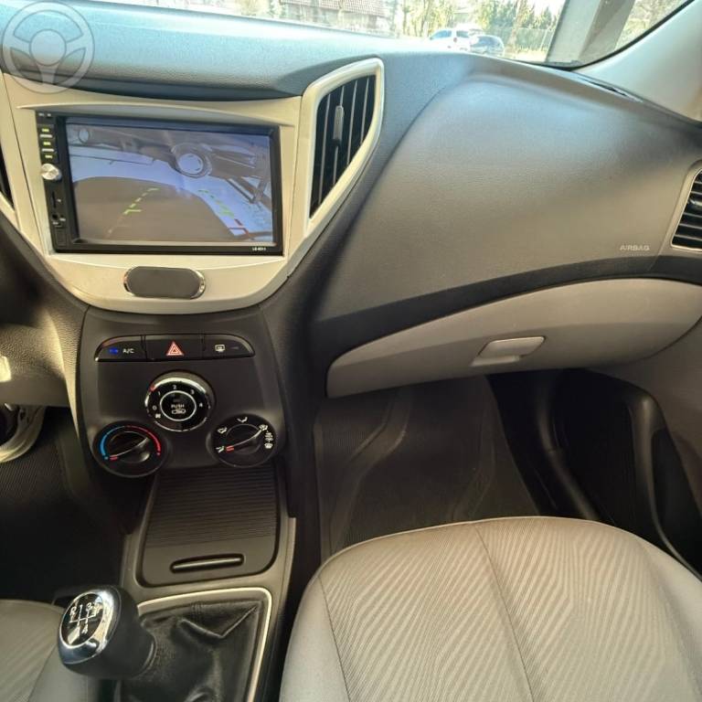 HYUNDAI - HB20S 1.6 COMFORT PLUS 16V FLEX 4P MANUAL - 2014/2014 - BRANCA - R$ 55.900,00