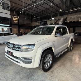 VOLKSWAGEN - AMAROK 3.0 V6 TDI HIGHLINE CD DIESEL 4MOTION AUTOMÁTICO - 2018/2019 - BRANCA - R$ 160.900,00