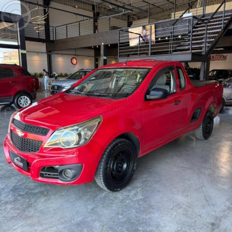 CHEVROLET - MONTANA 1.4 MPFI LS CS 8V FLEX 2P MANUAL - 2013/2014 - VERMELHA - R$ 41.900,00