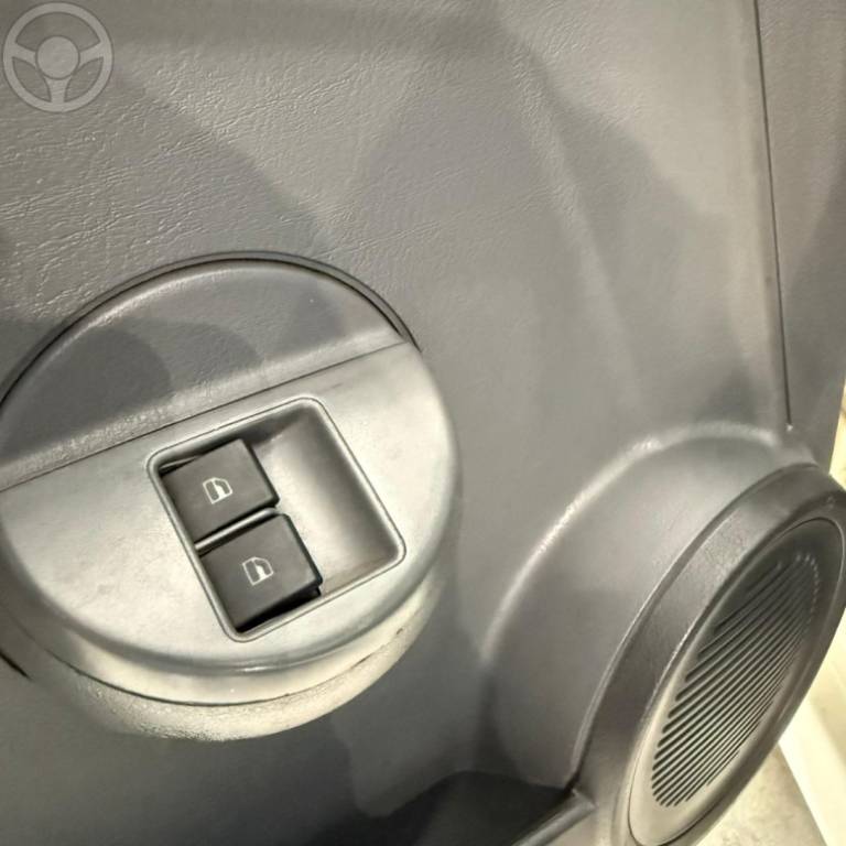 VOLKSWAGEN - GOL 1.0 MI 8V FLEX 2P MANUAL G.IV - 2007/2008 - BRANCA - R$ 22.900,00