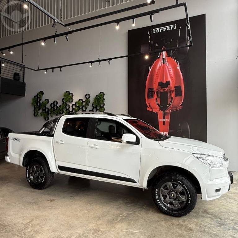 CHEVROLET - S10 2.5 LT 4X4 CD 16V FLEX 4P MANUAL - 2015/2015 - BRANCA - R$ 95.900,00
