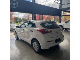 HYUNDAI - HB20 1.0 COMFORT 12V FLEX 4P MANUAL - 2016/2017 - BRANCA - R$ 53.900,00