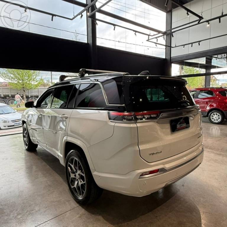 JEEP - COMMANDER - 2022/2022 - BRANCA - R$ 199.900,00