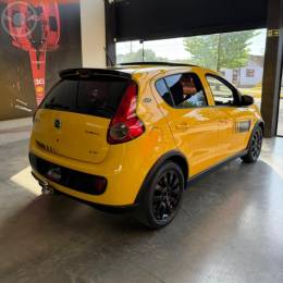 FIAT - PALIO 1.6 MPI SPORTING 16V FLEX 4P MANUAL - 2013/2013 - AMARELA - R$ 45.900,00