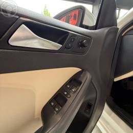 VOLKSWAGEN - JETTA 2.0 COMFORTLINE FLEX 4P MANUAL - 2012/2012 - BRANCA - R$ 64.900,00