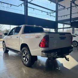 TOYOTA - HILUX 2.8 SRX 4X4 CD 16V DIESEL 4P AUTOMÁTICO - 2018/2019 - BRANCA - R$ 215.000,00