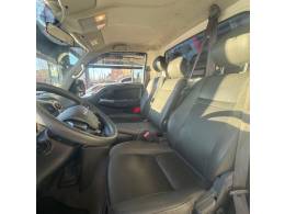 KIA MOTORS - BONGO 2.5 K-2500 4X2 CS TURBO DIESEL 2P MANUAL - 2023/2024 - BRANCA - R$ 161.900,00