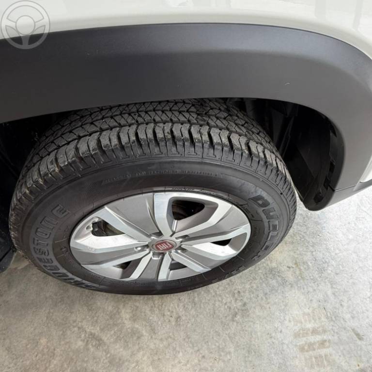 FIAT - TORO 1.8 16V EVO FLEX FREEDOM AUTOMÁTICO - 2018/2019 - BRANCA - R$ 95.900,00