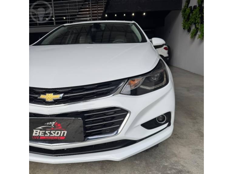 CHEVROLET - CRUZE 1.4 TURBO LTZ 16V FLEX 4P AUTOMÁTICO - 2017/2018 - BRANCA - R$ 89.900,00