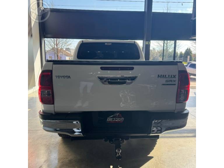 TOYOTA - HILUX 2.8 SRX 4X4 CD 16V DIESEL 4P AUTOMÁTICO - 2018/2019 - BRANCA - R$ 215.000,00