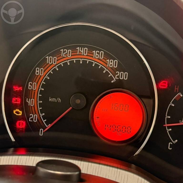 FIAT - UNO 1.0 EVO WAY 8V FLEX 4P MANUAL - 2012/2013 - BRANCA - R$ 37.900,00