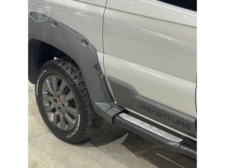 FIAT - STRADA 1.8 MPI ADVENTURE CD 16V FLEX 3P MANUAL - 2018/2019 - PRATA - R$ 86.900,00