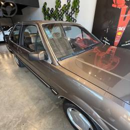 VOLKSWAGEN - SANTANA 2.0 GLS 8V 2P MANUAL - 1988/1989 - MARROM - R$ 40.000,00