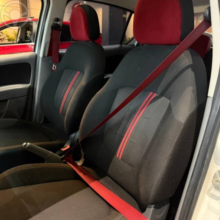 FIAT - PALIO 1.6 MPI SPORTING 16V FLEX 4P MANUAL - 2014/2015 - BRANCA - R$ 47.900,00