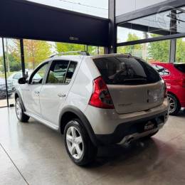 RENAULT - SANDERO 1.6 STEPWAY 16V FLEX 4P MANUAL - 2011/2011 - PRATA - R$ 36.900,00