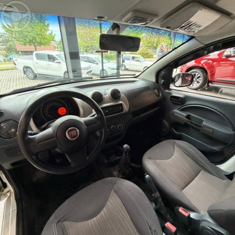 FIAT - UNO 1.0 EVO WAY 8V FLEX 4P MANUAL - 2012/2013 - BRANCA - R$ 37.900,00