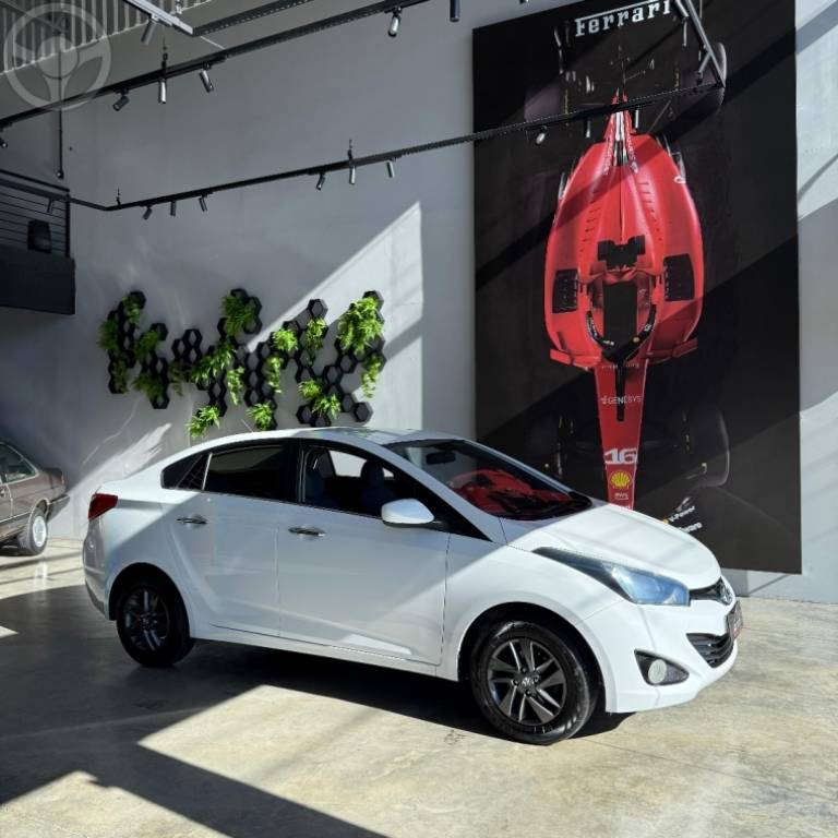HYUNDAI - HB20S 1.6 COMFORT PLUS 16V FLEX 4P MANUAL - 2014/2014 - BRANCA - R$ 55.900,00