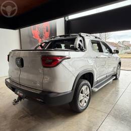 FIAT - TORO 1.8 16V EVO FLEX FREEDOM AUTOMÁTICO - 2018/2019 - PRATA - R$ 96.900,00