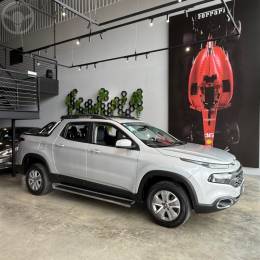 FIAT - TORO 1.8 16V EVO FLEX FREEDOM AUTOMÁTICO - 2018/2019 - PRATA - R$ 96.900,00