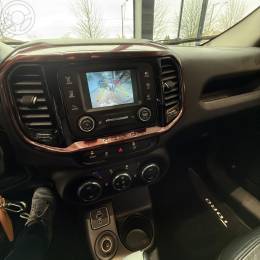 FIAT - TORO 1.8 16V EVO FLEX FREEDOM AUTOMÁTICO - 2018/2019 - PRATA - R$ 96.900,00