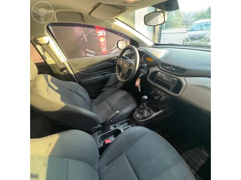 CHEVROLET - ONIX 1.0 MPFI JOY 8V FLEX 4P MANUAL - 2018/2018 - BRANCA - R$ 52.900,00