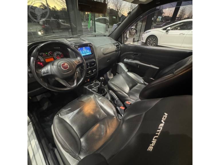 FIAT - STRADA 1.8 MPI ADVENTURE CD 16V FLEX 3P MANUAL - 2018/2019 - PRATA - R$ 86.900,00