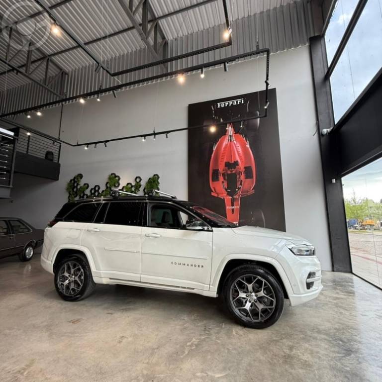 JEEP - COMMANDER - 2022/2022 - BRANCA - R$ 199.900,00