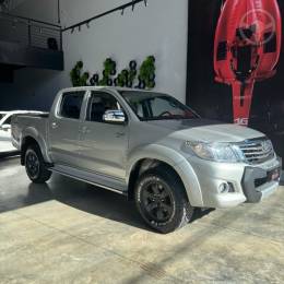 TOYOTA - HILUX 2.7 SRV 4X4 CD 16V FLEX 4P AUTOMÁTICO - 2014/2014 - PRATA - R$ 129.000,00