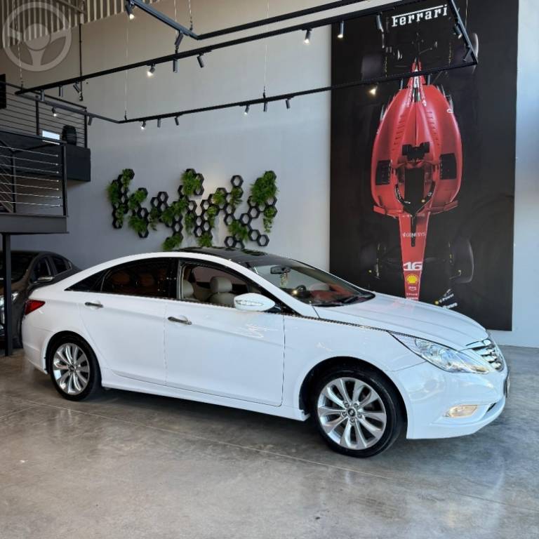 HYUNDAI - SONATA 2.4 MPFI I4 16V 182CV 4P AUTOMÁTICO - 2012/2013 - BRANCA - R$ 79.900,00