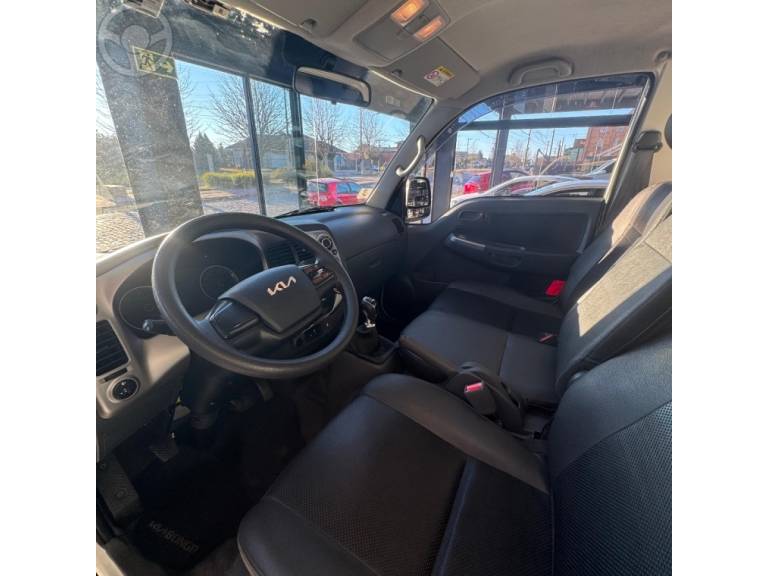 KIA MOTORS - BONGO 2.5 K-2500 4X2 CS TURBO DIESEL 2P MANUAL - 2023/2024 - BRANCA - R$ 161.900,00
