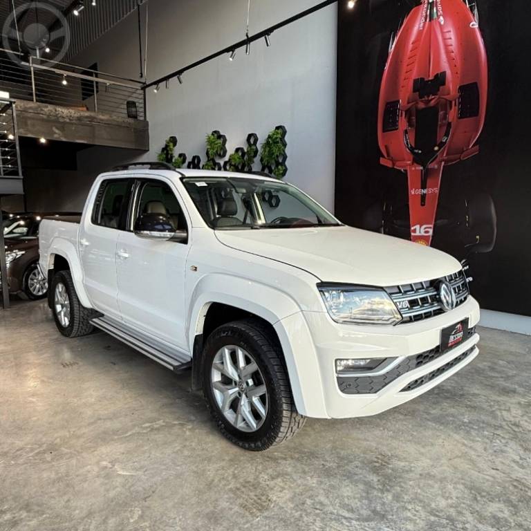 VOLKSWAGEN - AMAROK 3.0 V6 TDI HIGHLINE CD DIESEL 4MOTION AUTOMÁTICO - 2018/2019 - BRANCA - R$ 160.900,00