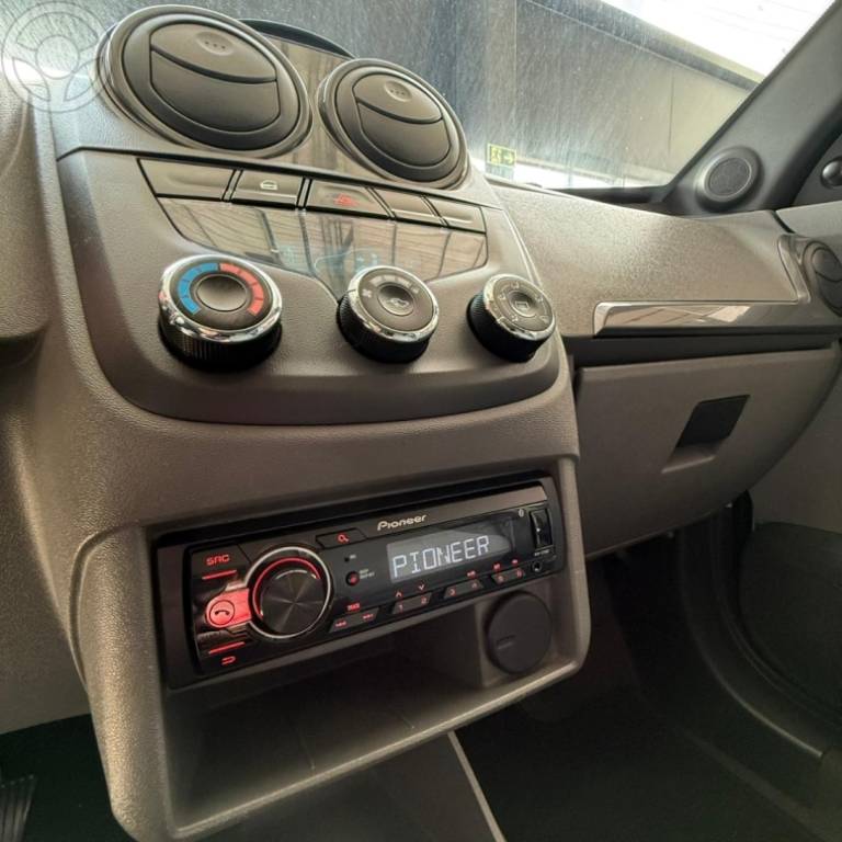 CHEVROLET - AGILE 1.4 MPFI LT 8V FLEX 4P MANUAL - 2012/2013 - BRANCA - R$ 36.900,00