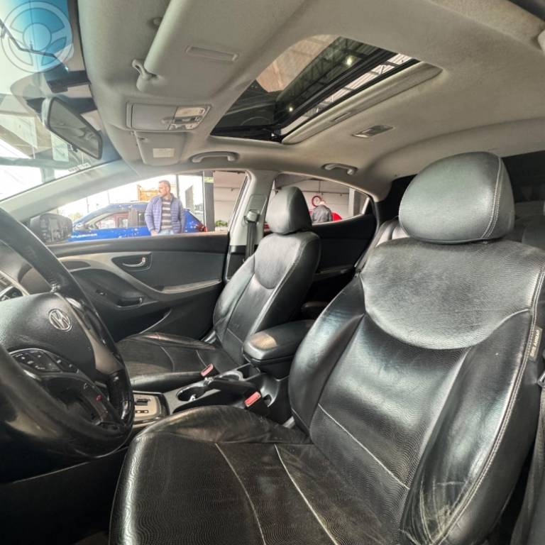 HYUNDAI - ELANTRA 1.8 GLS 16V 4P AUTOMÁTICO - 2012/2013 - PRETA - R$ 69.900,00