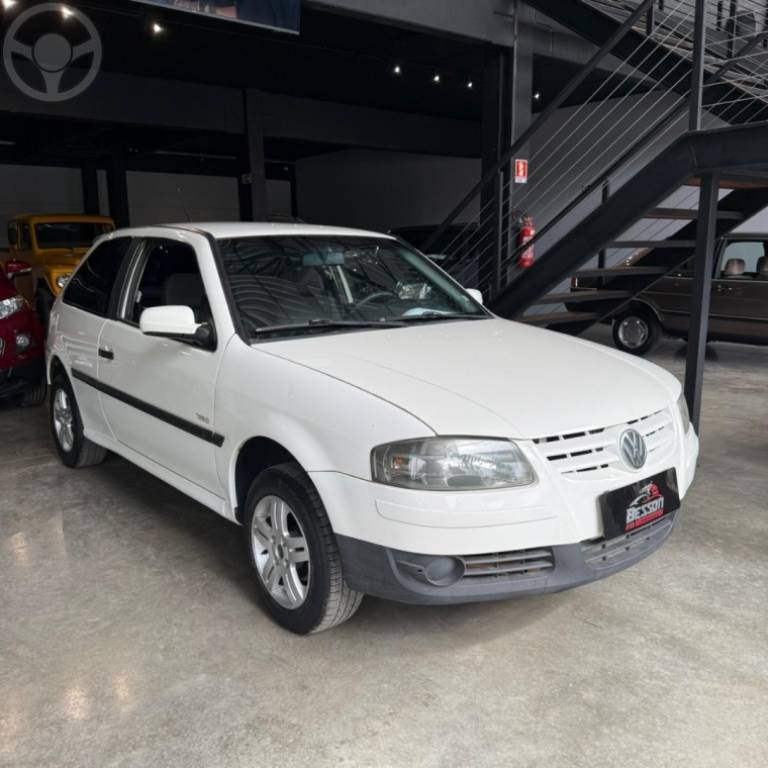 VOLKSWAGEN - GOL 1.0 MI 8V FLEX 2P MANUAL G.IV - 2007/2008 - BRANCA - R$ 22.900,00