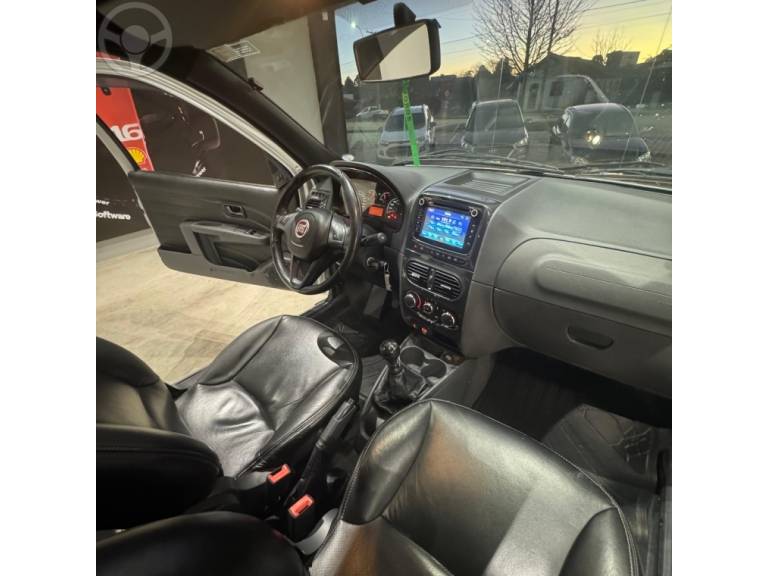 FIAT - STRADA 1.8 MPI ADVENTURE CD 16V FLEX 3P MANUAL - 2018/2019 - PRATA - R$ 86.900,00