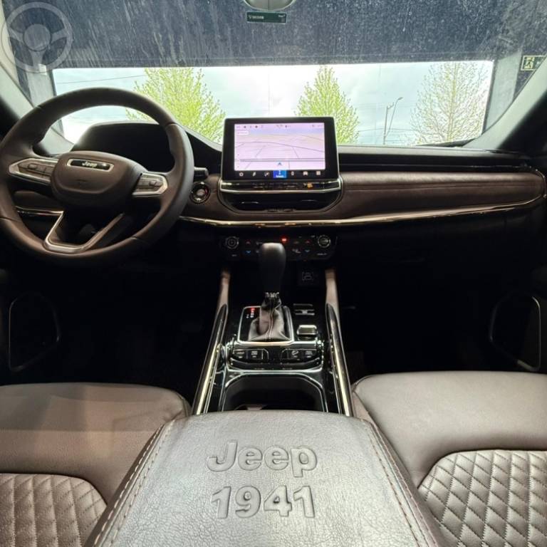 JEEP - COMMANDER - 2022/2022 - BRANCA - R$ 199.900,00
