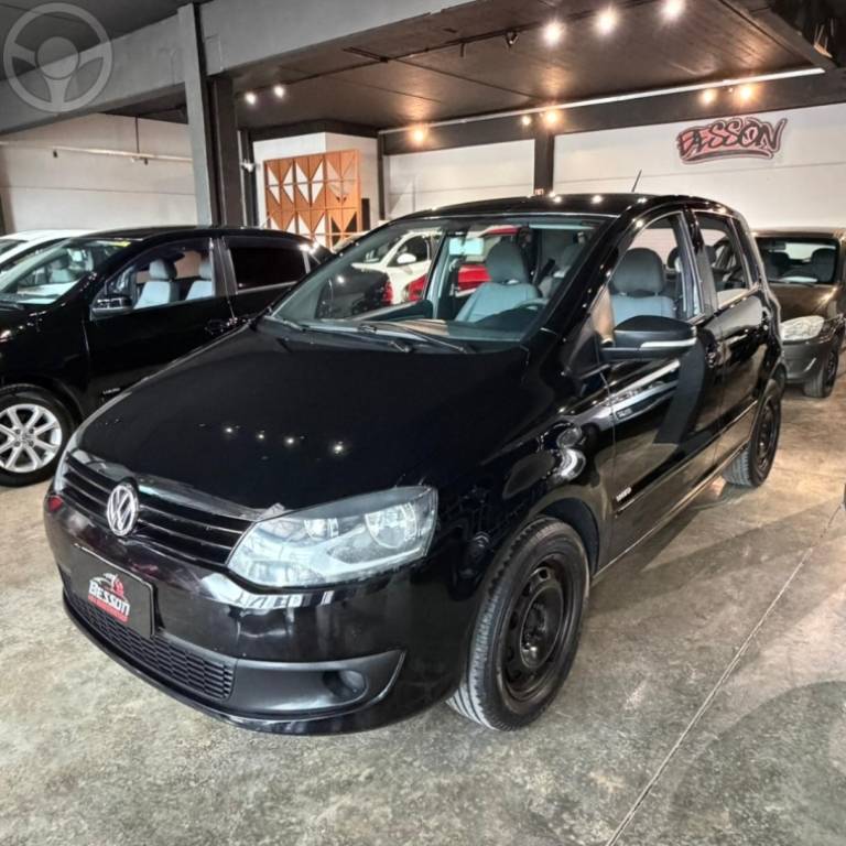 VOLKSWAGEN - FOX 1.0 MI 8V FLEX 4P MANUAL - 2011/2012 - PRETA - R$ 31.500,00
