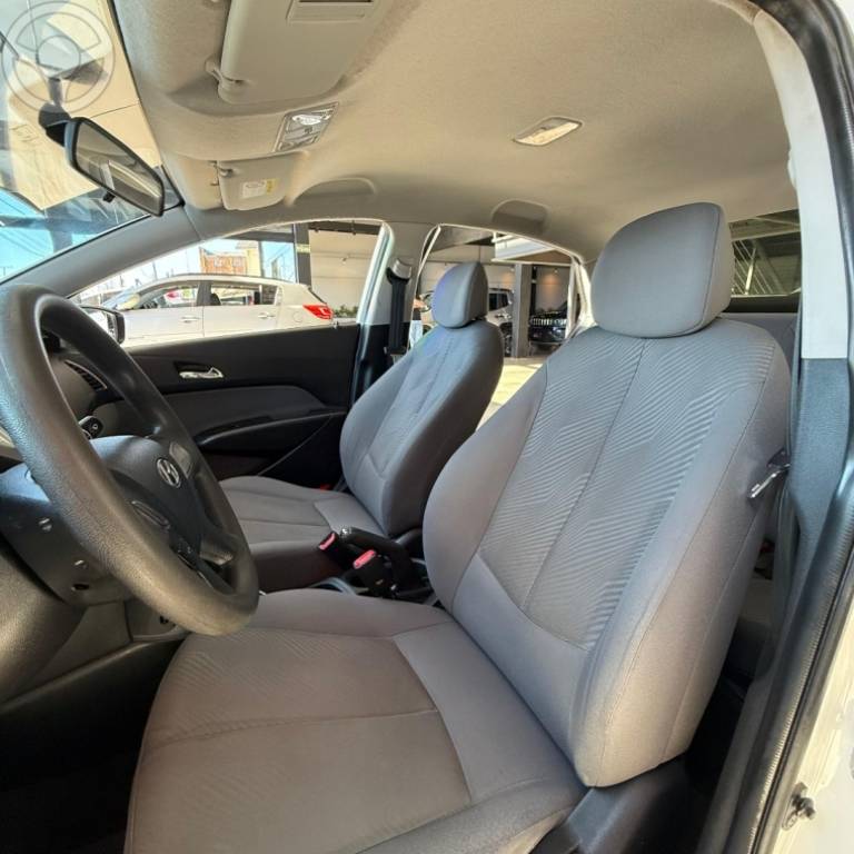 HYUNDAI - HB20S 1.6 COMFORT PLUS 16V FLEX 4P MANUAL - 2014/2014 - BRANCA - R$ 55.900,00