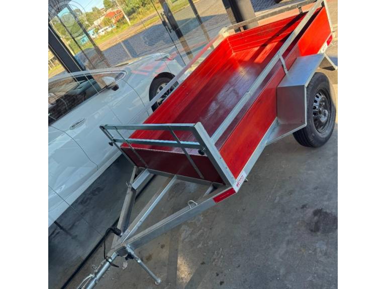 OUTRAS - REBOQUE PARA CARRO - 2025/2025 - PRATA - R$ 6.500,00