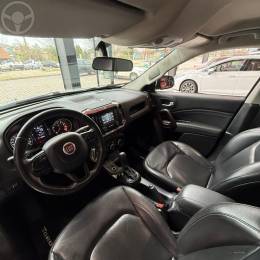 FIAT - TORO 1.8 16V EVO FLEX FREEDOM AUTOMÁTICO - 2018/2019 - PRATA - R$ 96.900,00