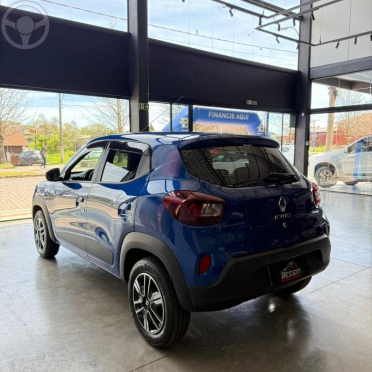 RENAULT - KWID 1.0 12V SCE FLEX INTENSE MANUAL - 2023/2024 - AZUL - R$ 61.900,00